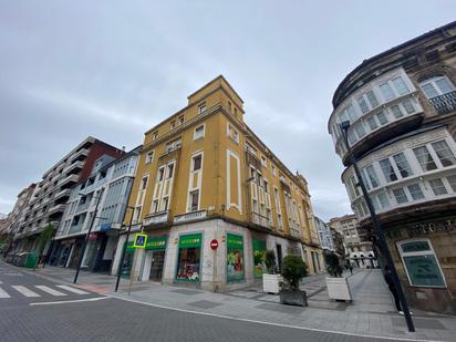 Vista exterior de Pis en venda en Torrelavega 