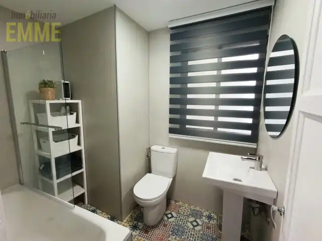 Baño de Piso de alquiler en Ronda con Aire acondicionado, Amueblado y Lavadora
