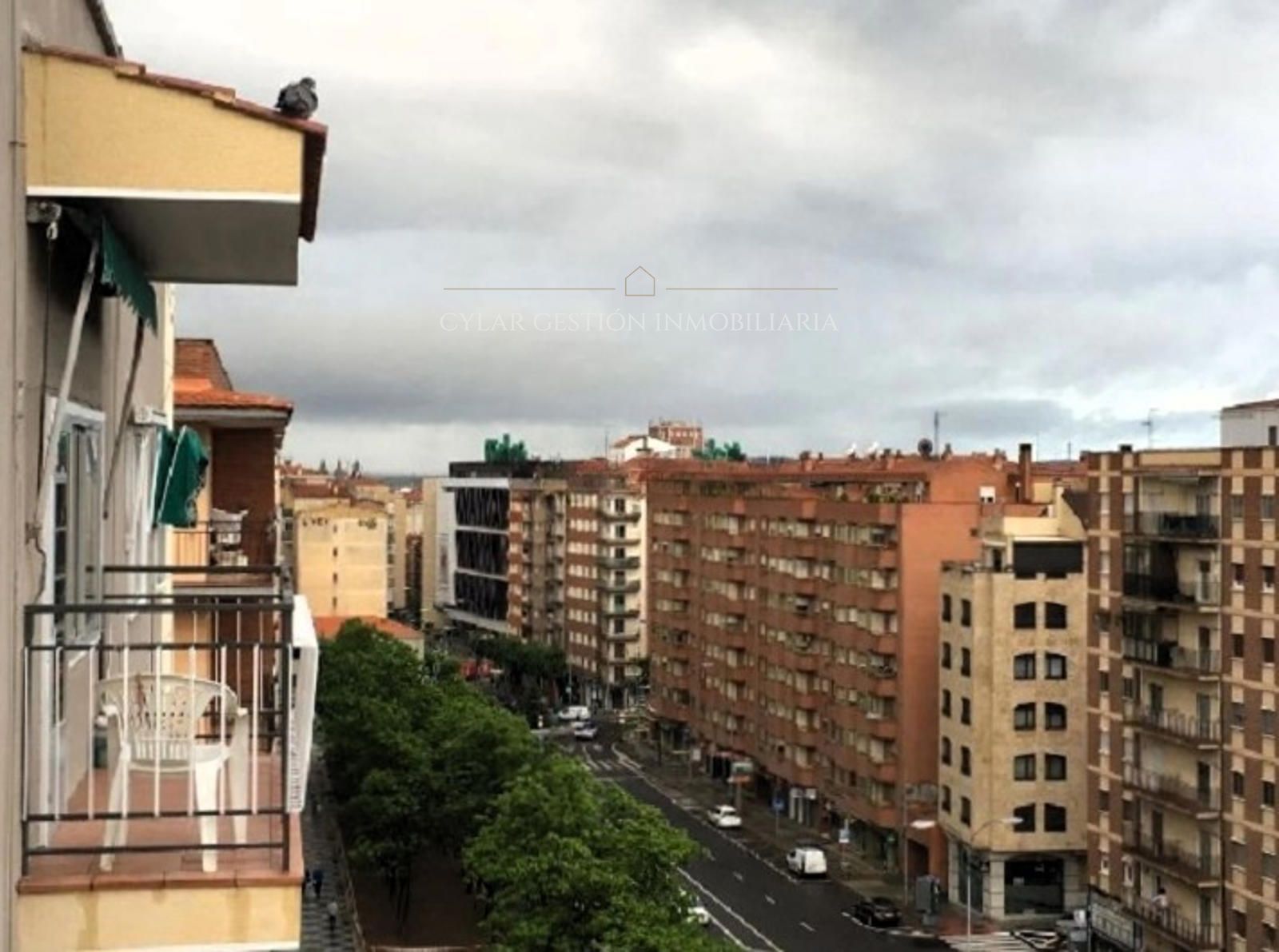 Vista exterior de Pis en venda en Salamanca Capital amb Calefacció, Terrassa i Balcó