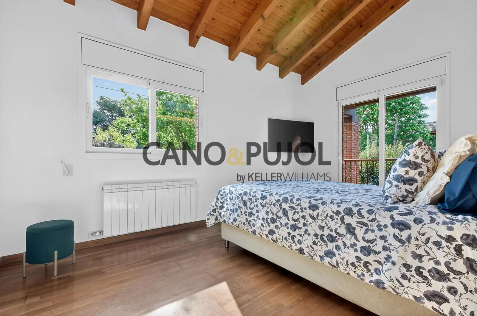 Vista exterior de Casa o xalet en venda en Sant Cugat del Vallès amb Aire condicionat, Calefacció i Terrassa