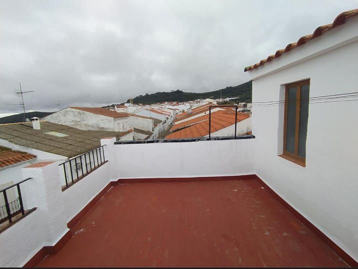 Exterior view of Single-family semi-detached for sale in Cabeza la Vaca  with Terrace