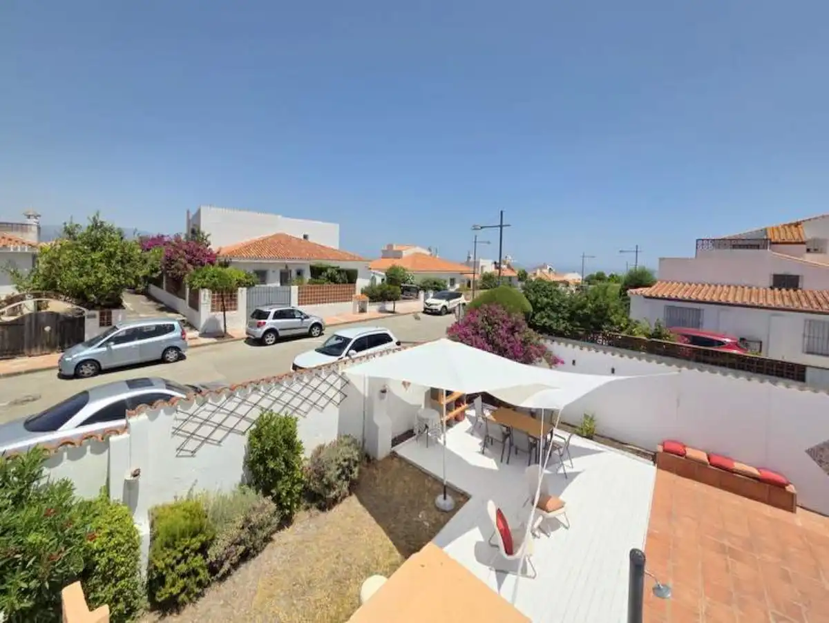 Vista exterior de Casa o xalet en venda en Manilva amb Aire condicionat