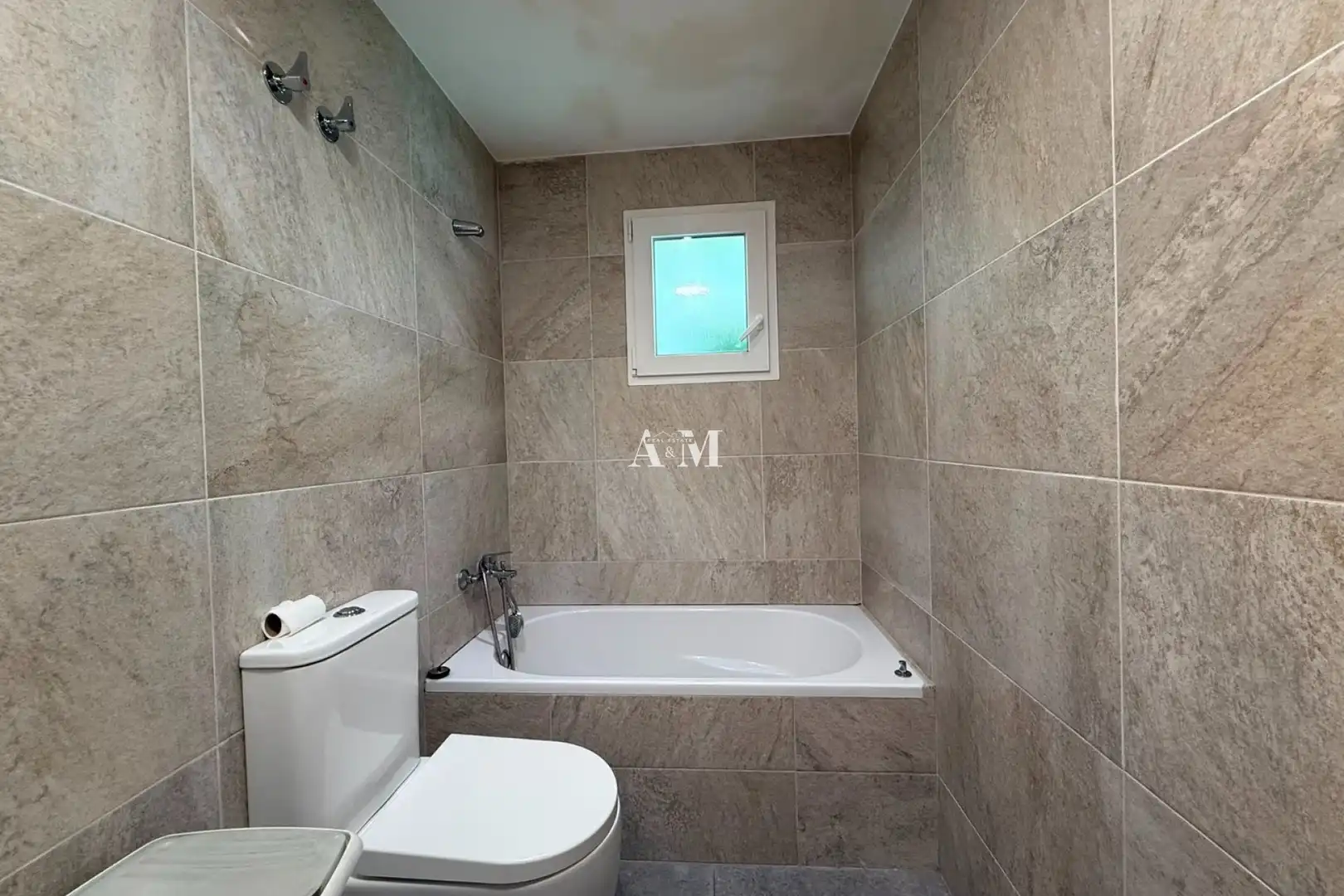 Baño de Apartamento de alquiler en Almoradí con Calefacción, Terraza y Amueblado