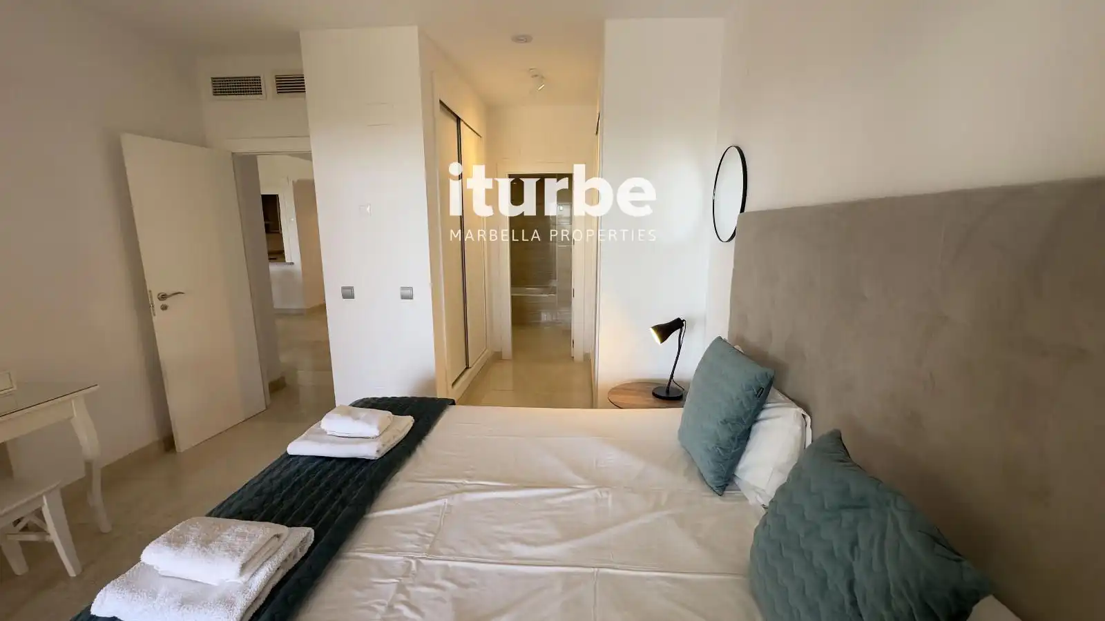 Bedroom of Flat for rent in Benahavís  with Air Conditioner, Terrace and Swimming Pool