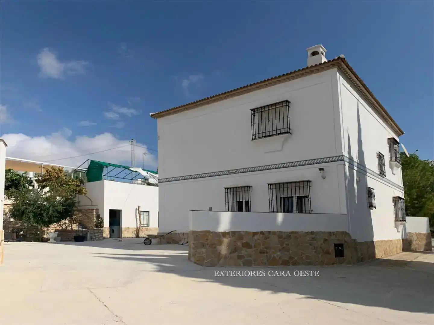 Vista exterior de Piso en venta en Montilla con Jardín privado, Piscina y Balcón