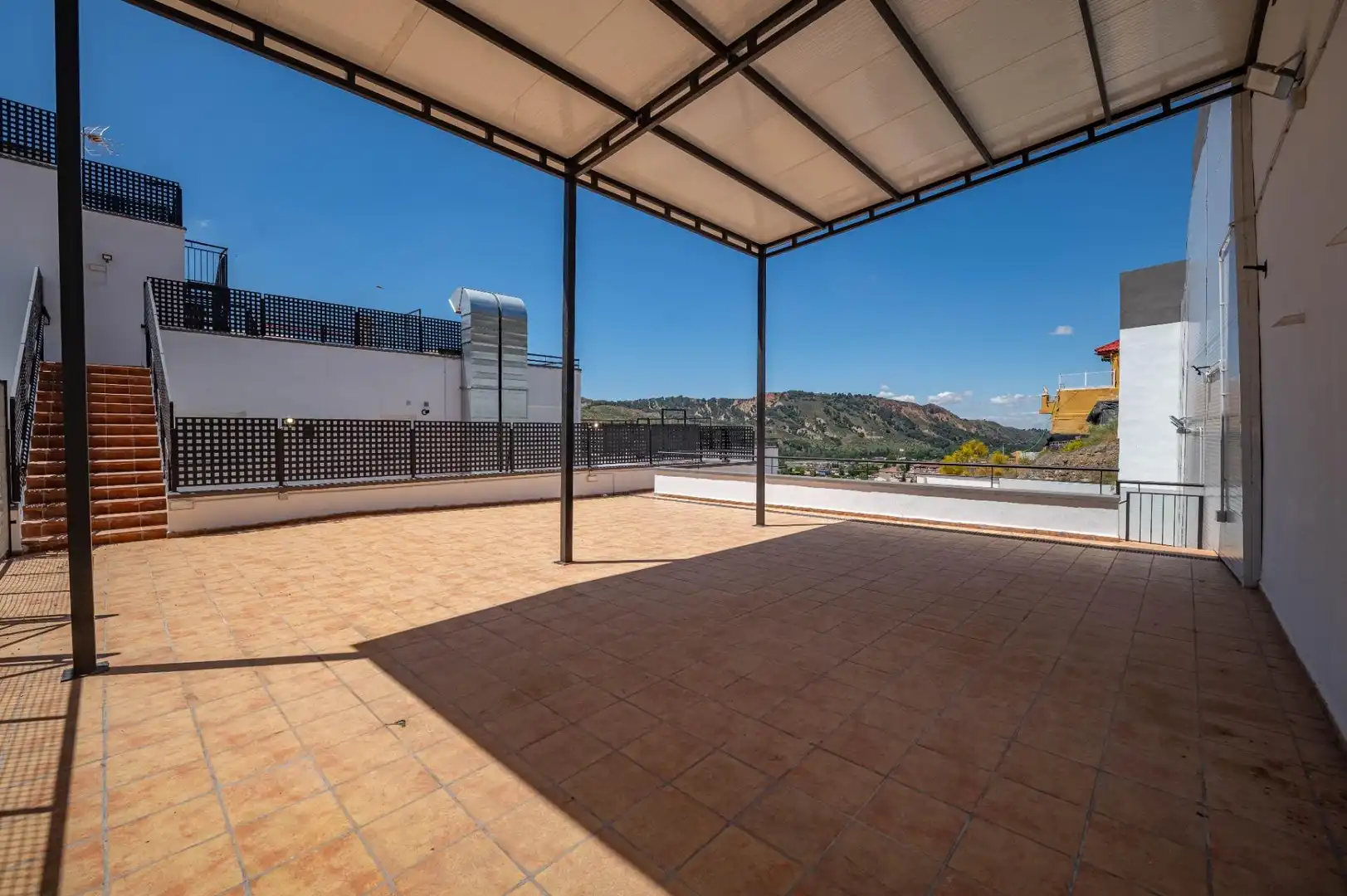 Terrassa de Pis en venda en Cenes de la Vega amb Calefacció, Balcó i Piscina comunitària