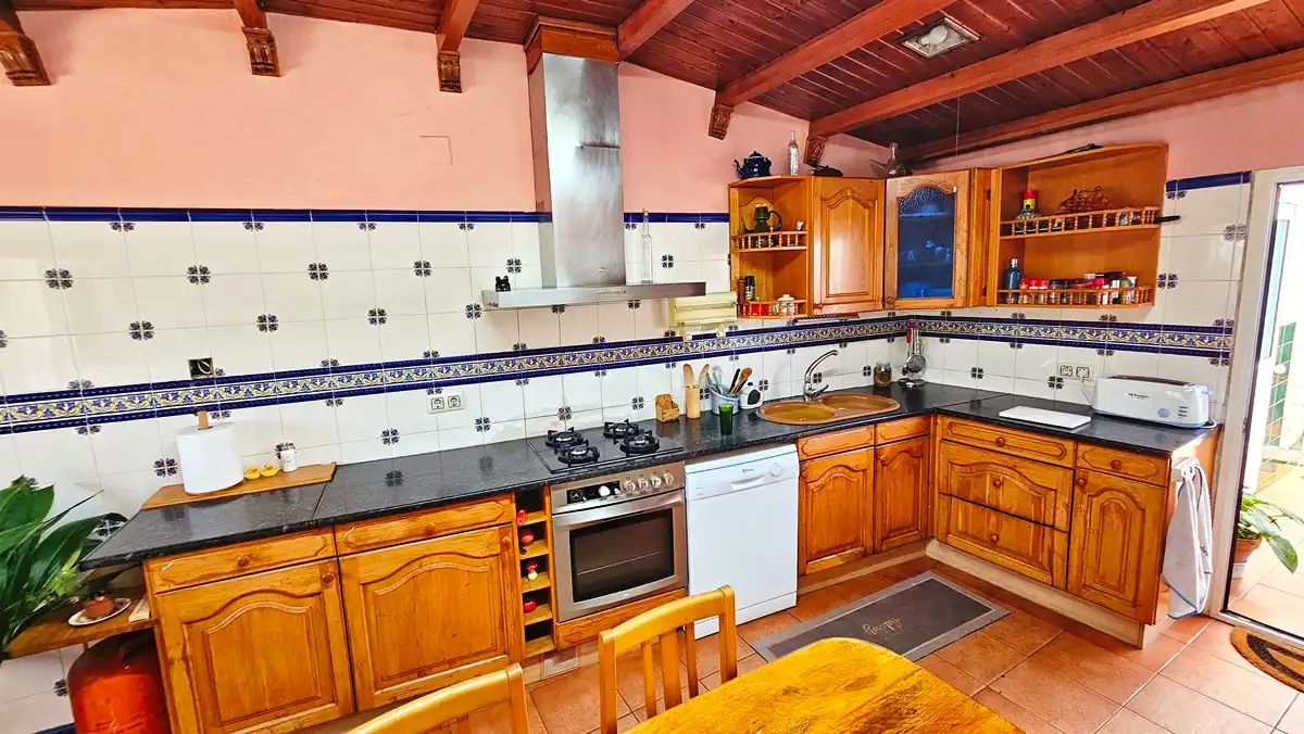 Cocina de Casa o chalet en venta en Santa Ana la Real con Aire acondicionado, Calefacción y Jardín privado