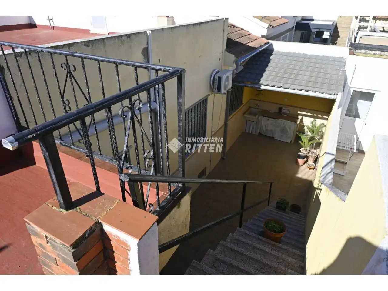 Terrasse von Einfamilien-Reihenhaus zum Verkauf in Cartagena mit Klimaanlage, Privatgarten und Terrasse