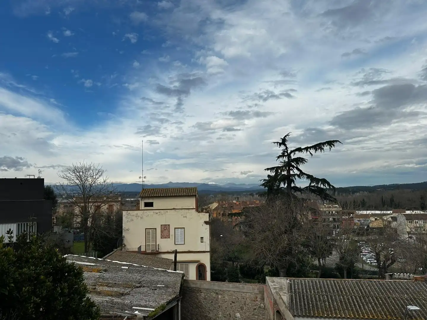 Vista exterior de Pis en venda en Tordera amb Calefacció, Terrassa i Balcó