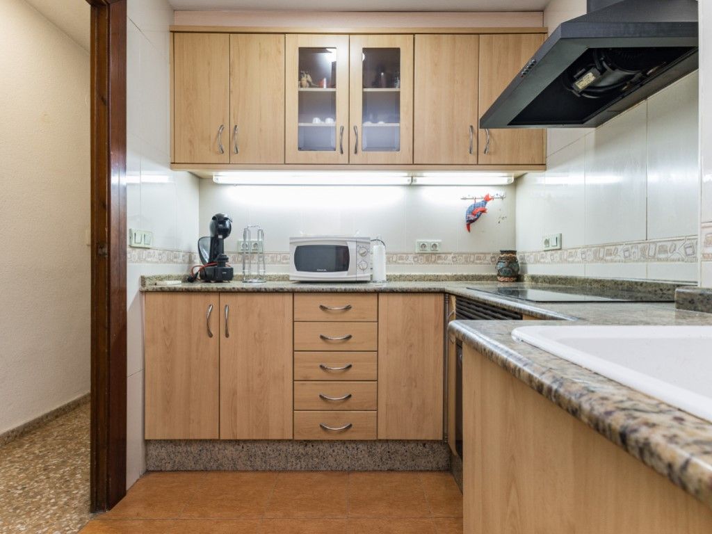 Kitchen of Flat for sale in Burjassot  with Air Conditioner, Terrace and Oven