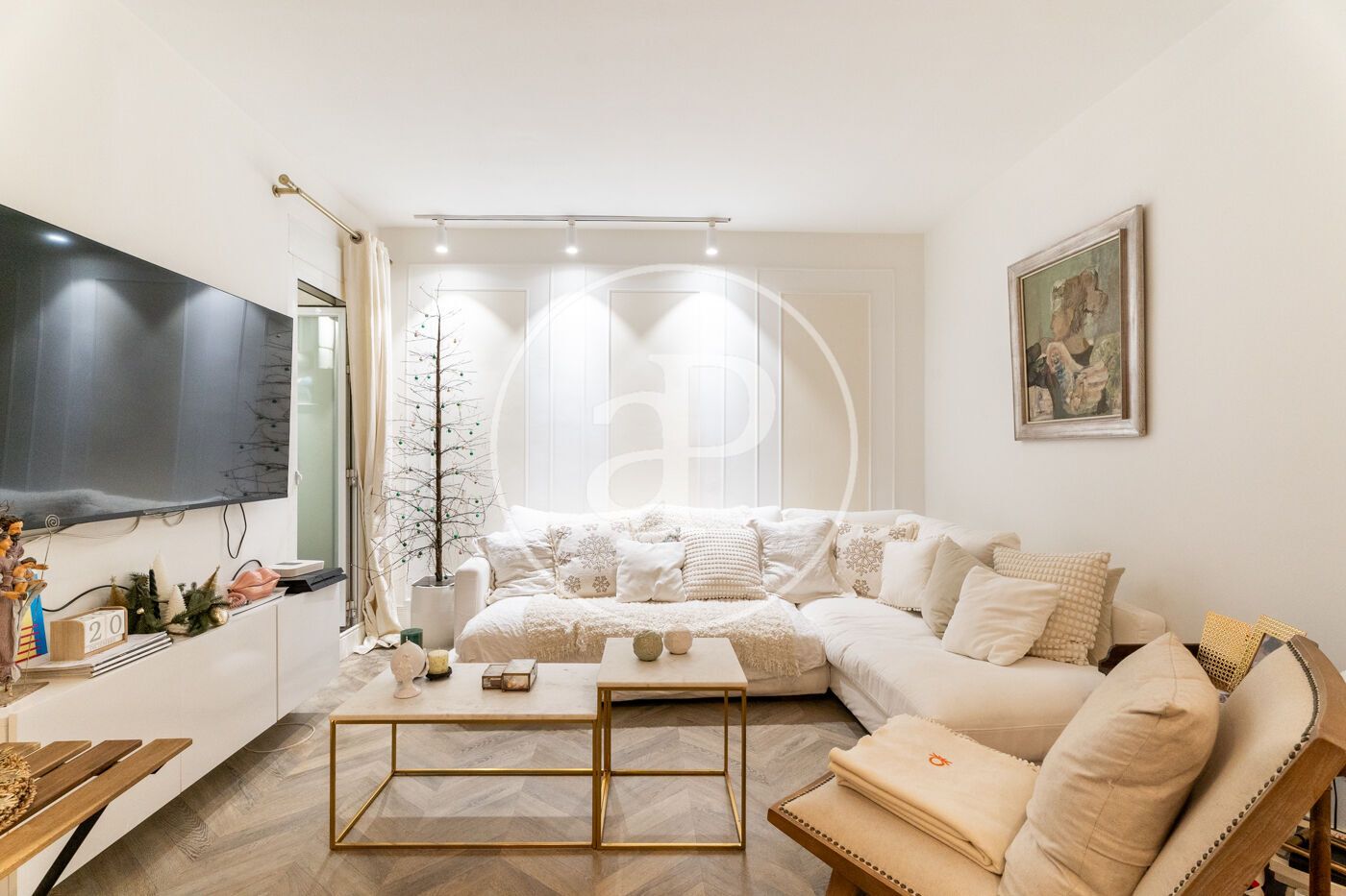 Living room of Flat for sale in  Madrid Capital  with Heating, Private garden and Terrace