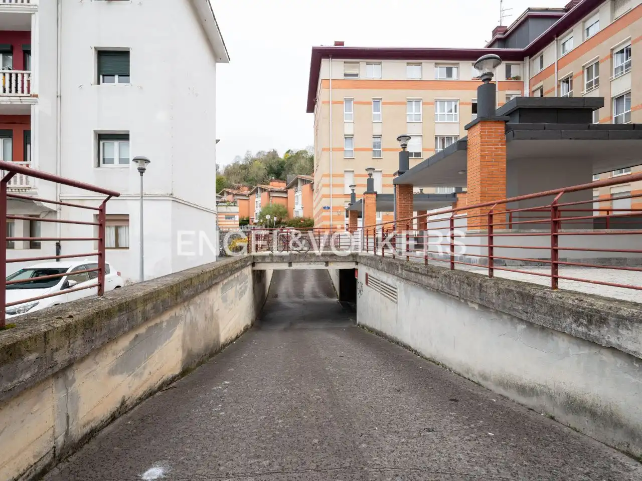 Außenansicht von Garage zum Verkauf in Donostia - San Sebastián 