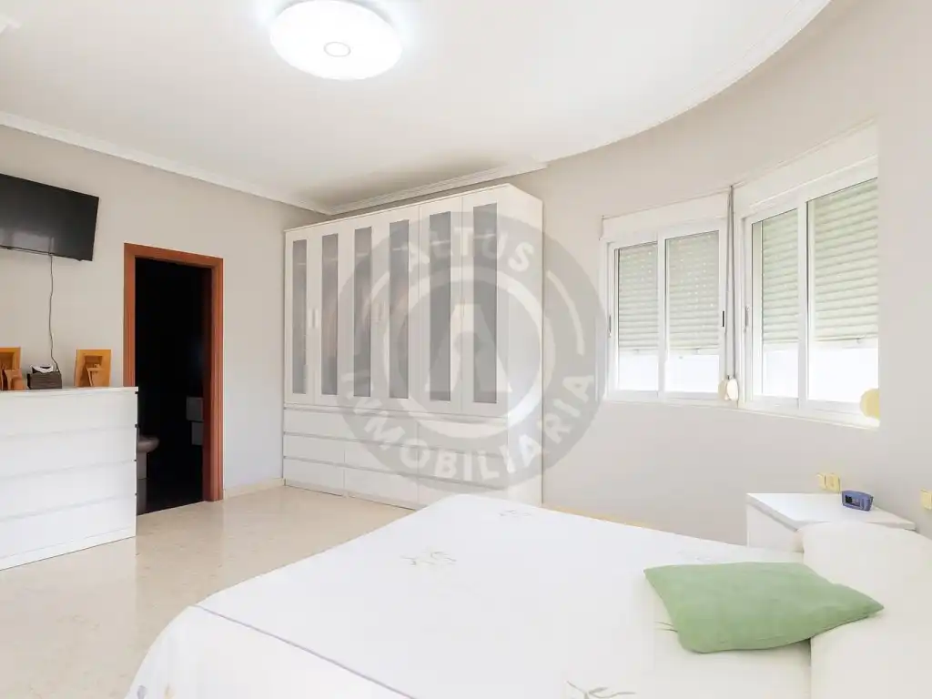 Bedroom of Houses for sale in Cáceres  with Swimming Pool, Oven and Washing machine