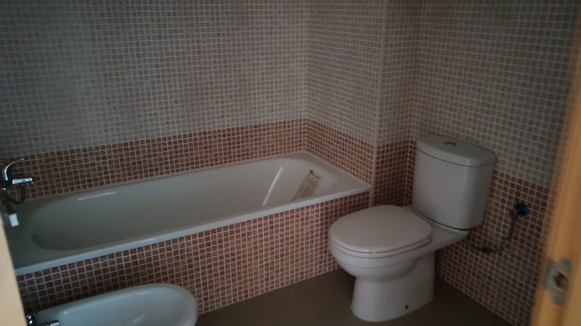 Bathroom of Flat for sale in Castro del Río