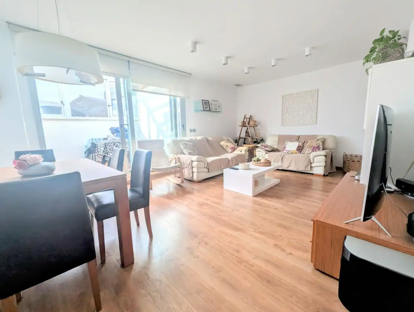 Sala de estar de Casa adosada en venta en Castellón de la Plana / Castelló de la Plana con Aire acondicionado, Calefacción y Terraza