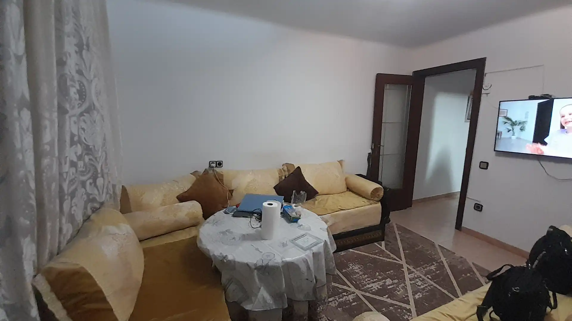 Sala d'estar de Pis en venda en L'Hospitalet de Llobregat amb Balcó