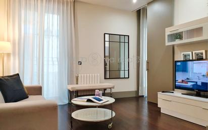 Sala d'estar de Apartament de lloguer en  Madrid Capital amb Aire condicionat, Calefacció i Terrassa