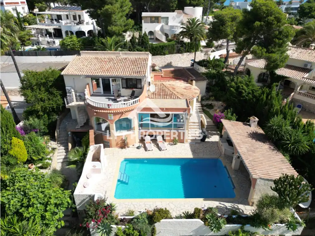Vista exterior de Casa o xalet en venda en Jávea / Xàbia amb Piscina
