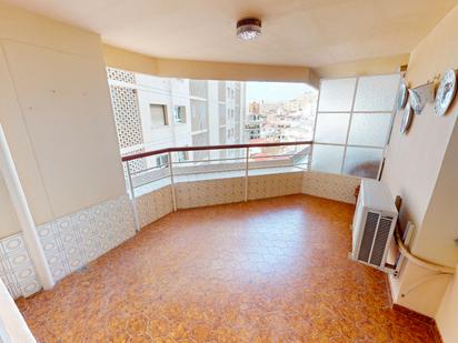 Dormitori de Pis en venda en Alicante / Alacant amb Aire condicionat, Terrassa i Balcó