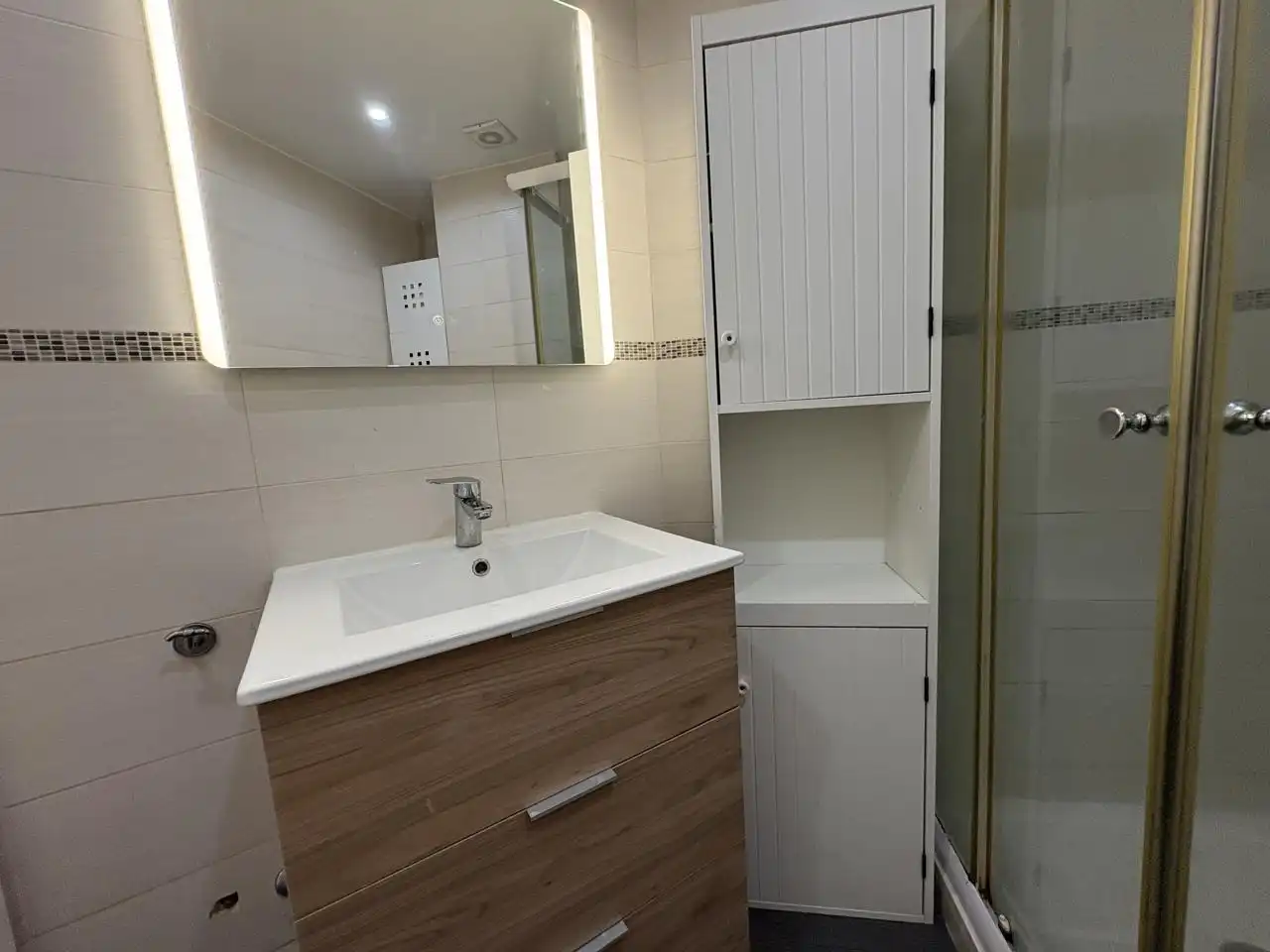 Bathroom of Flat for rent in Madrid  with Air Conditioner, Heating and Furnished