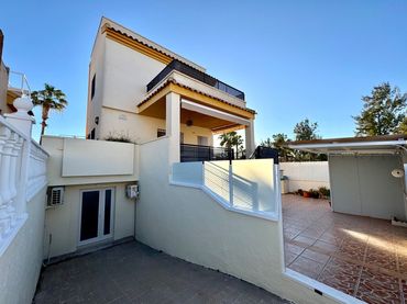 Casa amb jardí de lloguer a El Raso