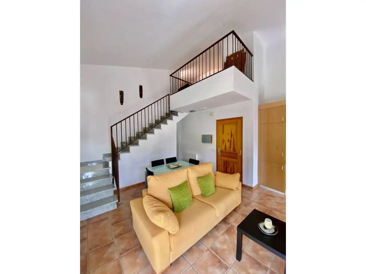 Sala d'estar de Dúplex en venda en Castellfollit de la Roca amb Calefacció, Terrassa i Moblat