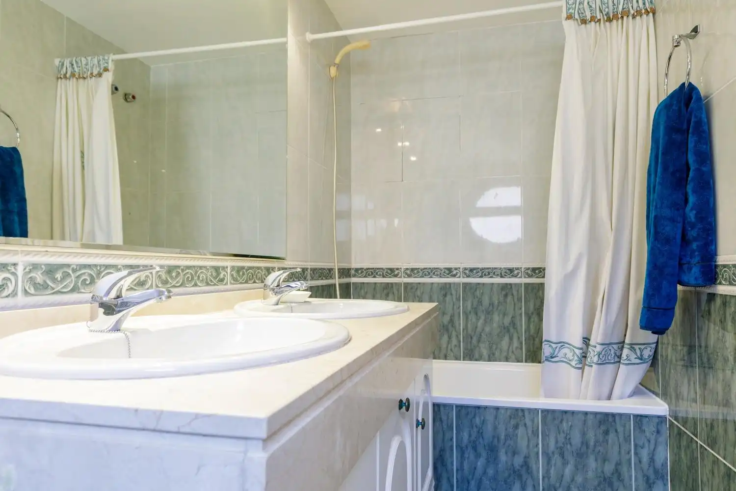 Bathroom of Detached homes for sale in Zaragoza  with Heating, Private garden and Terrace