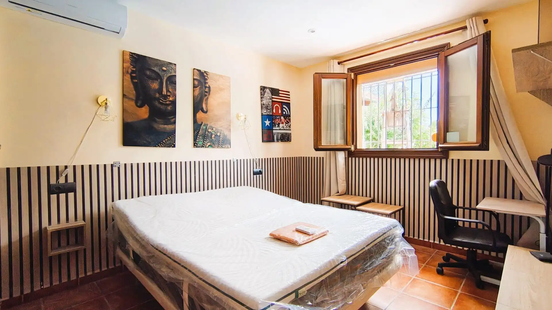 Habitación de Apartamento de alquiler en Marbella con Aire acondicionado, Jardín privado y Terraza