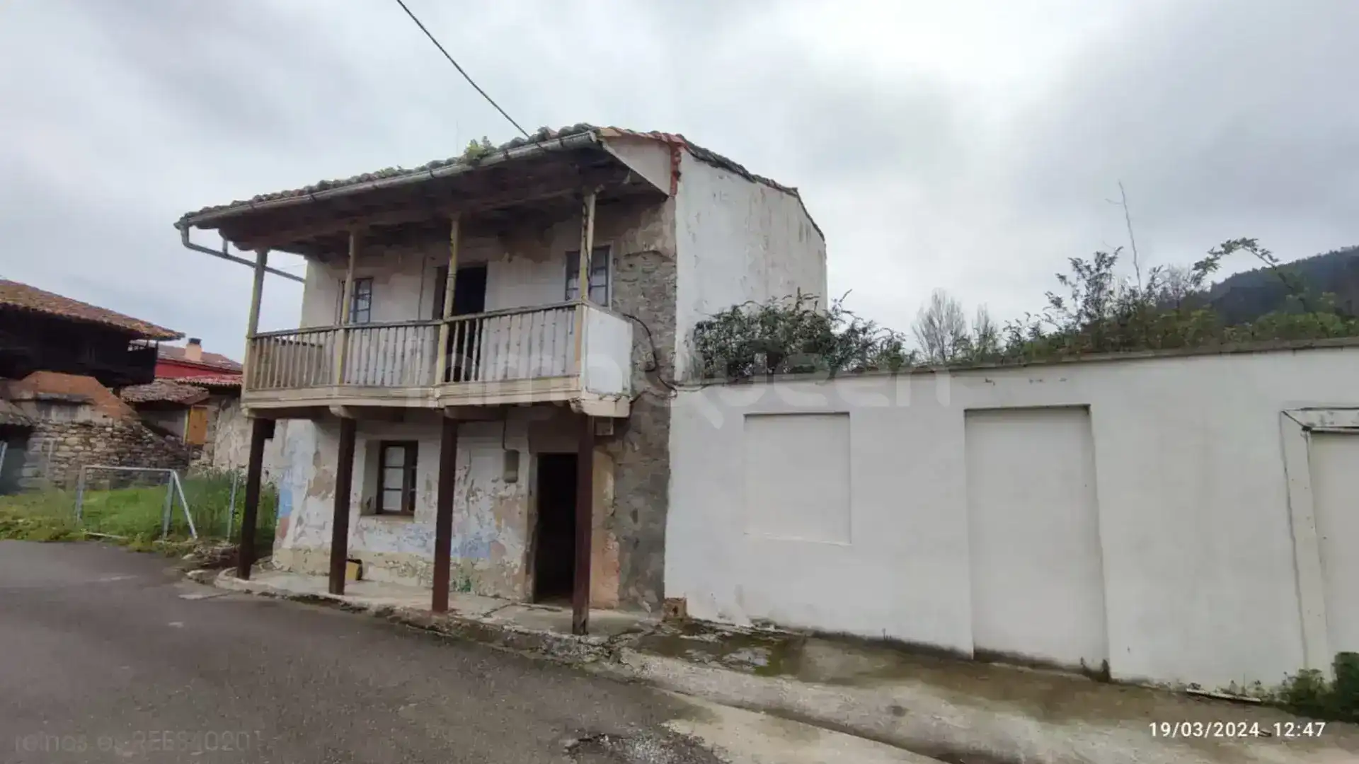 Vista exterior de Casa o xalet en venda en Grado amb Terrassa