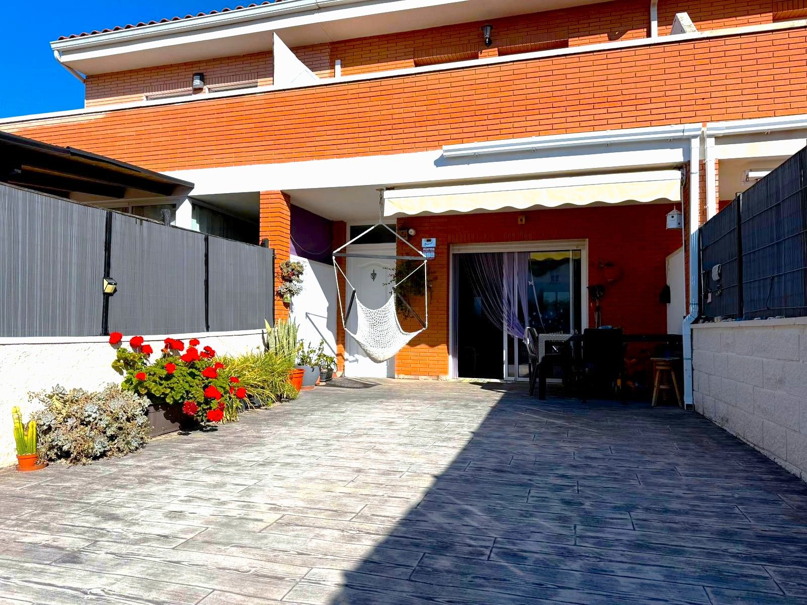 Garden of Single-family semi-detached for sale in Mont-roig del Camp  with Air Conditioner, Heating and Private garden