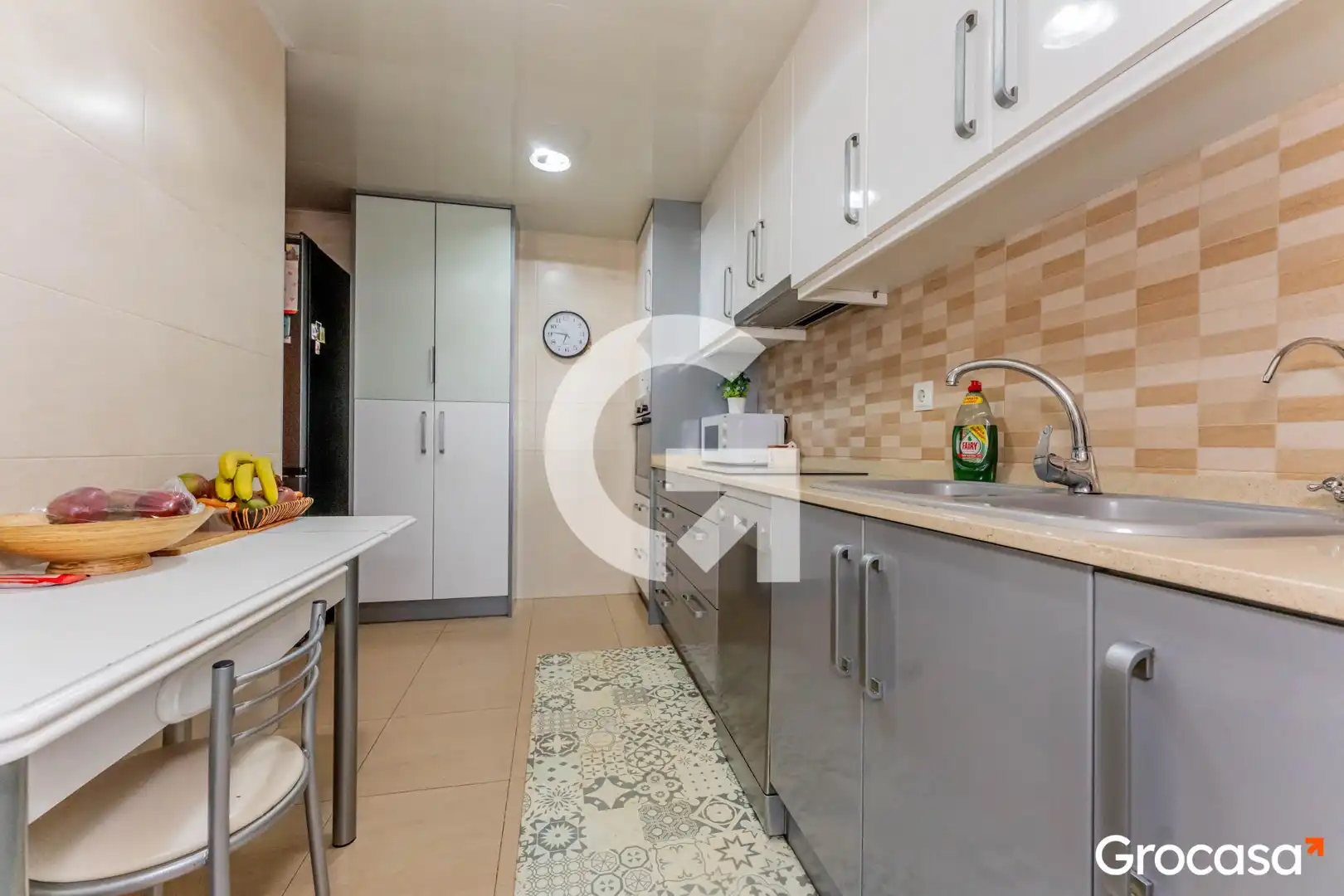 Kitchen of Flat for sale in Cornellà de Llobregat  with Air Conditioner, Heating and Balcony