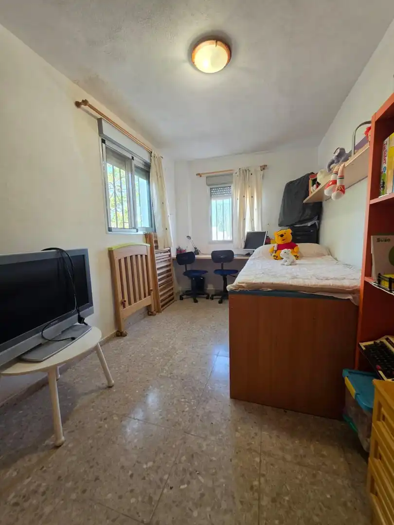 Dormitori de Casa o xalet en venda en Llíria amb Aire condicionat, Jardí privat i Terrassa