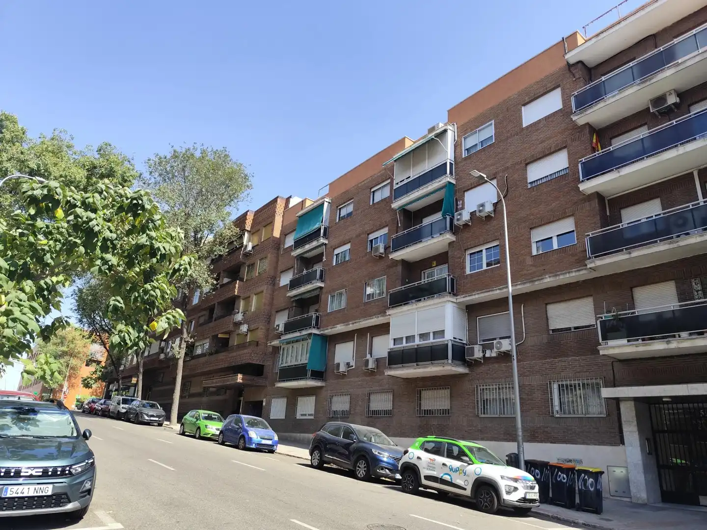 Vista exterior de Pis en venda en Madrid amb Calefacció, Moblat i Balcó