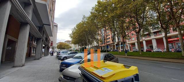 Local comercial en Alquiler en Rúa Manuel Azaña en Los Rosales