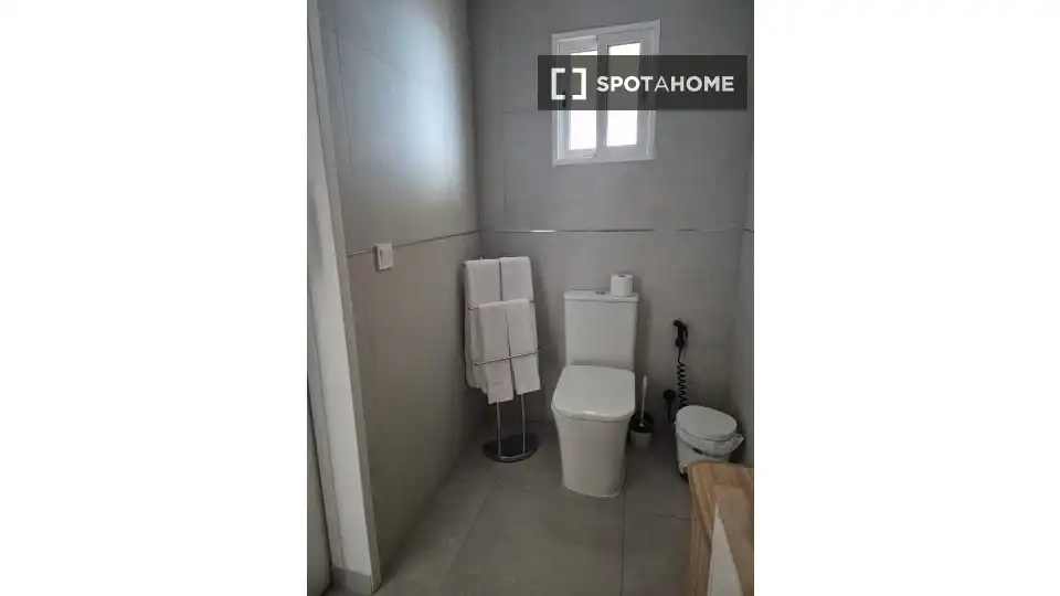 Badezimmer von Wohnung zur untervermieten in Arafo mit Klimaanlage, Terrasse und Möbliert