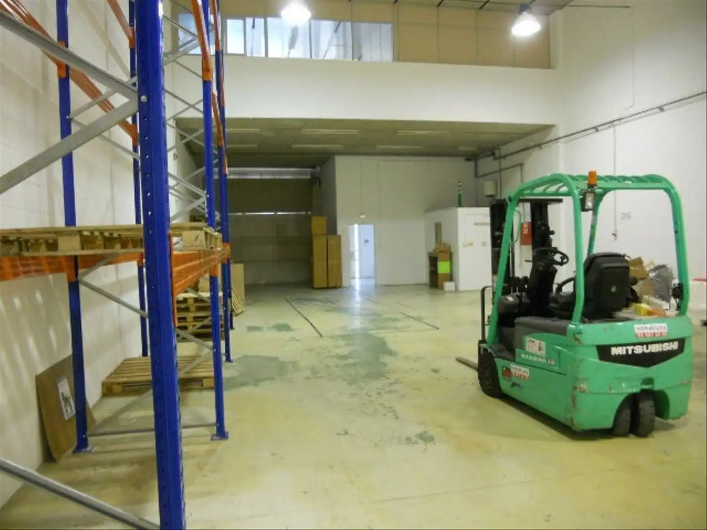 Fabrikhallen zur Miete in Teià