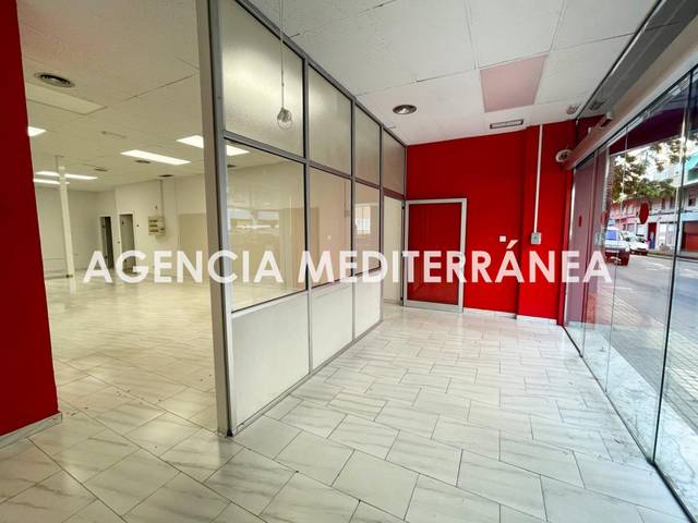 Local comercial en Venta en Tormos
