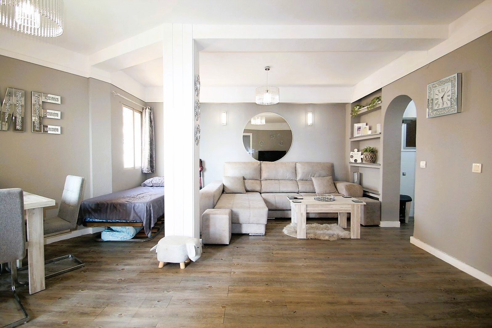 Sala d'estar de Apartament en venda en Fuengirola amb Aire condicionat, Terrassa i Moblat