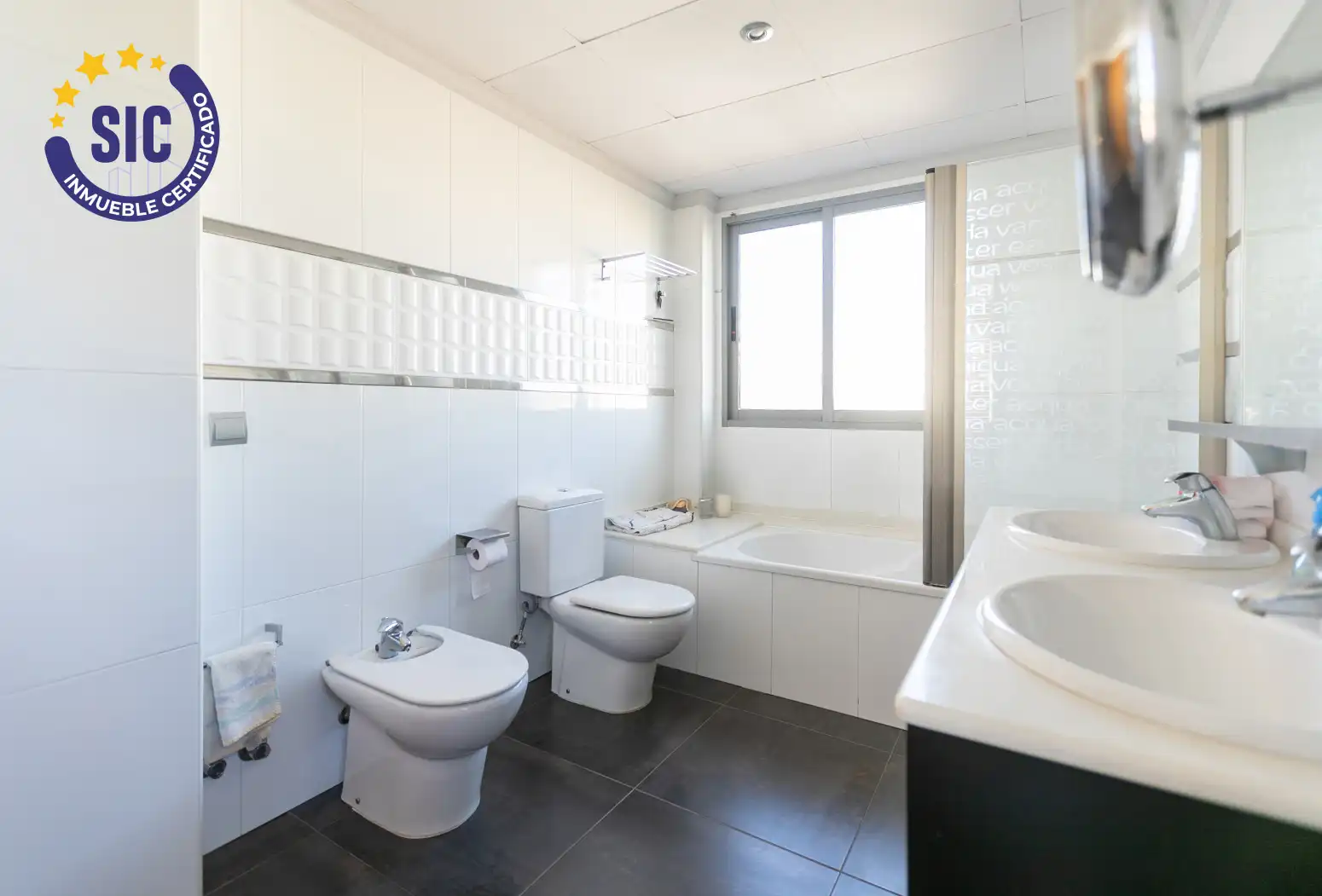Baño de Casa o chalet en venta en Sagunto / Sagunt con Aire acondicionado, Calefacción y Jardín privado