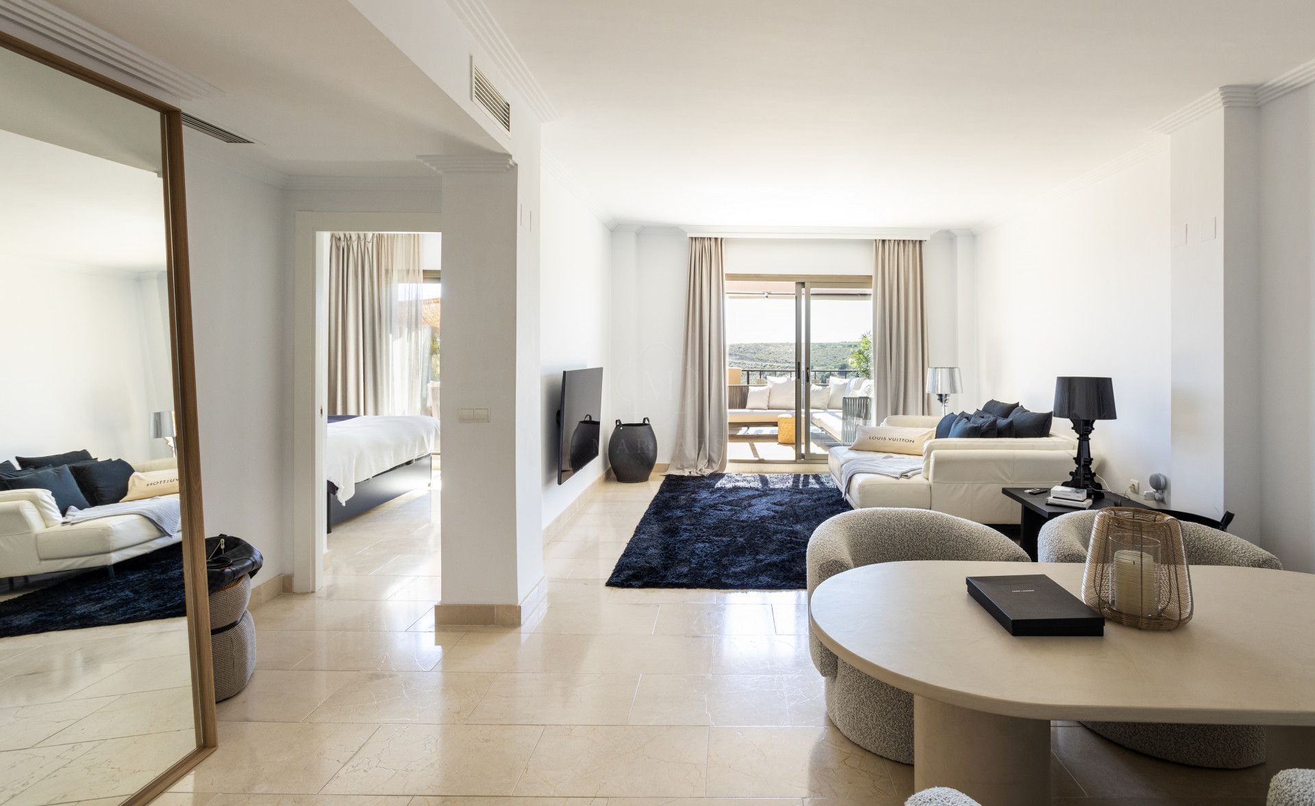 Sala de estar de Ático de alquiler en Benahavís con Aire acondicionado, Calefacción y Terraza