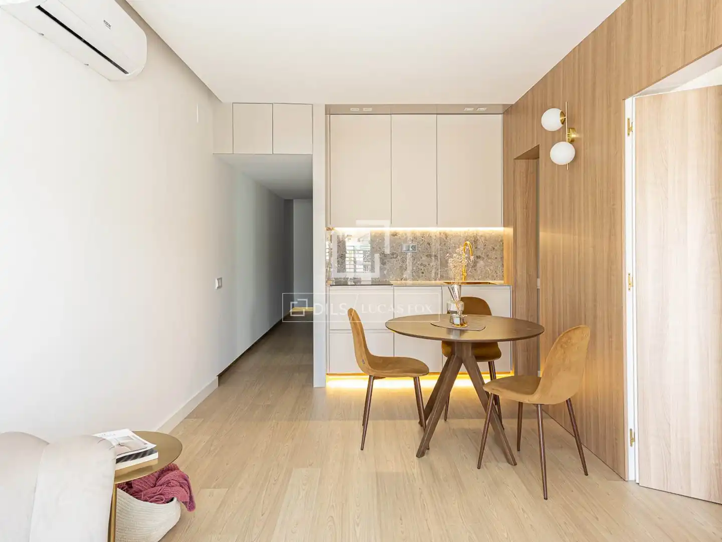 Wohnzimmer von Wohnung zur Miete in Barcelona mit Klimaanlage, Parkett und Terrasse