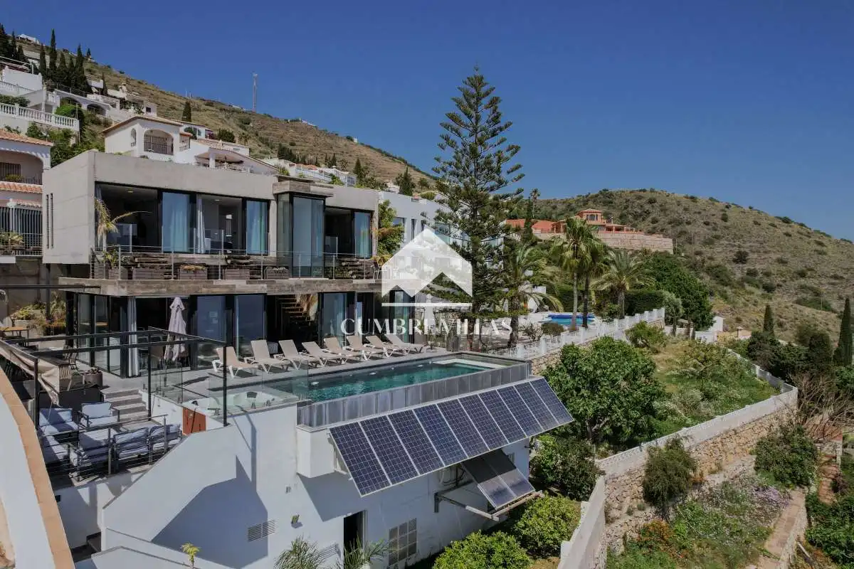 Exterior view of Houses for sale in Salobreña  with Private garden, Terrace and Storage room