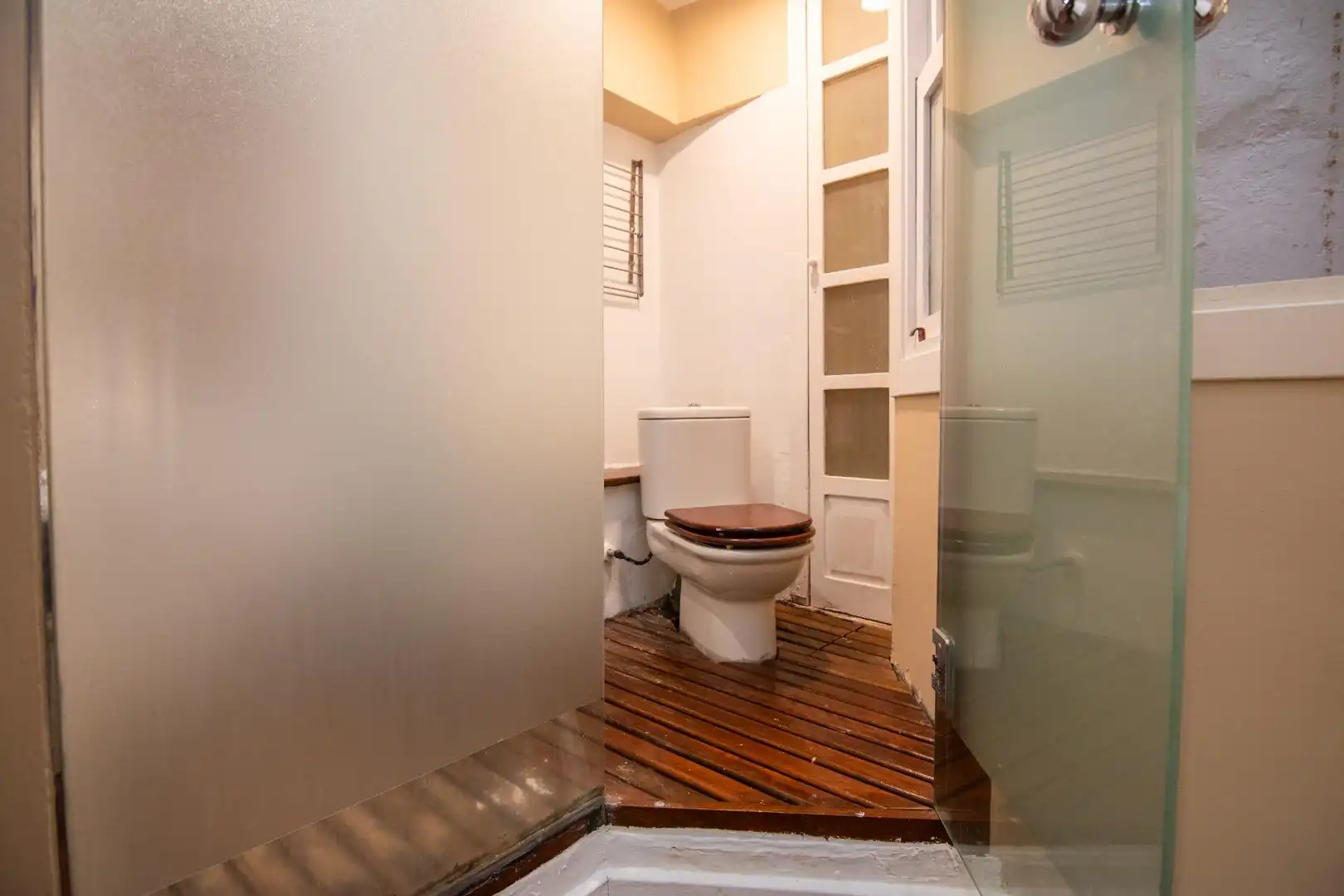 Badezimmer von Wohnungen zum Verkauf in A Coruña Capital  mit Heizung und Möbliert