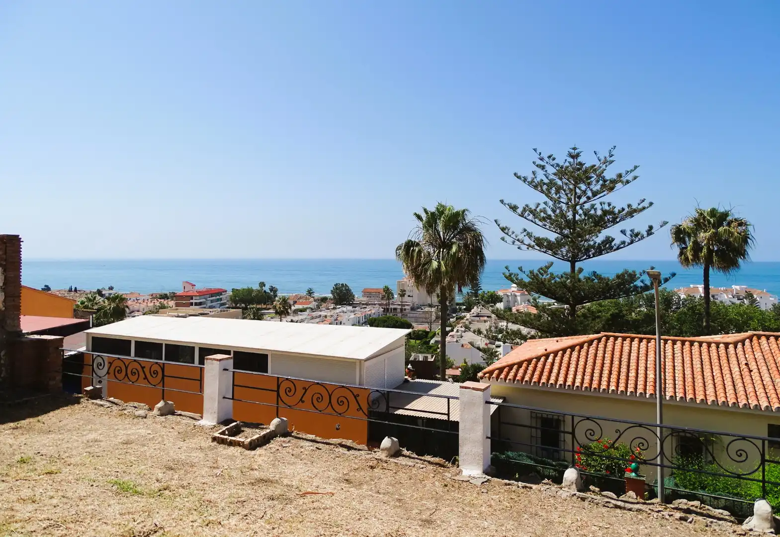Vista exterior de Casa o chalet en venta en Rincón de la Victoria con Jardín privado y Amueblado