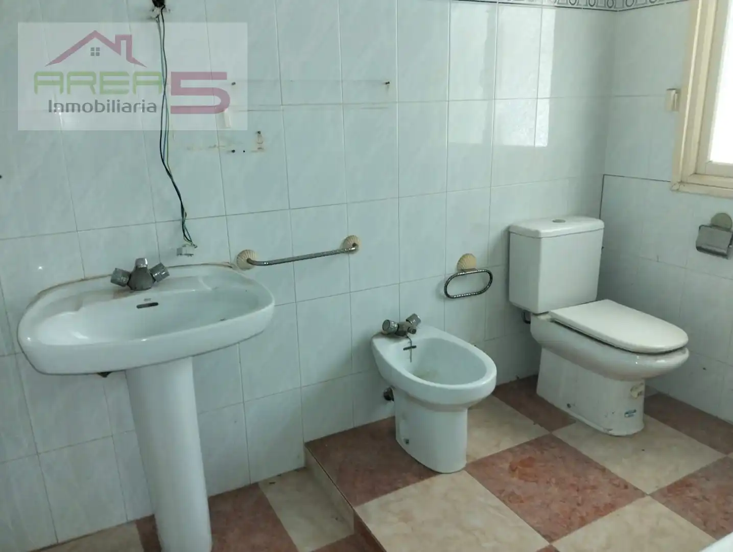 Bathroom of Flat for sale in Cañamero  with Terrace