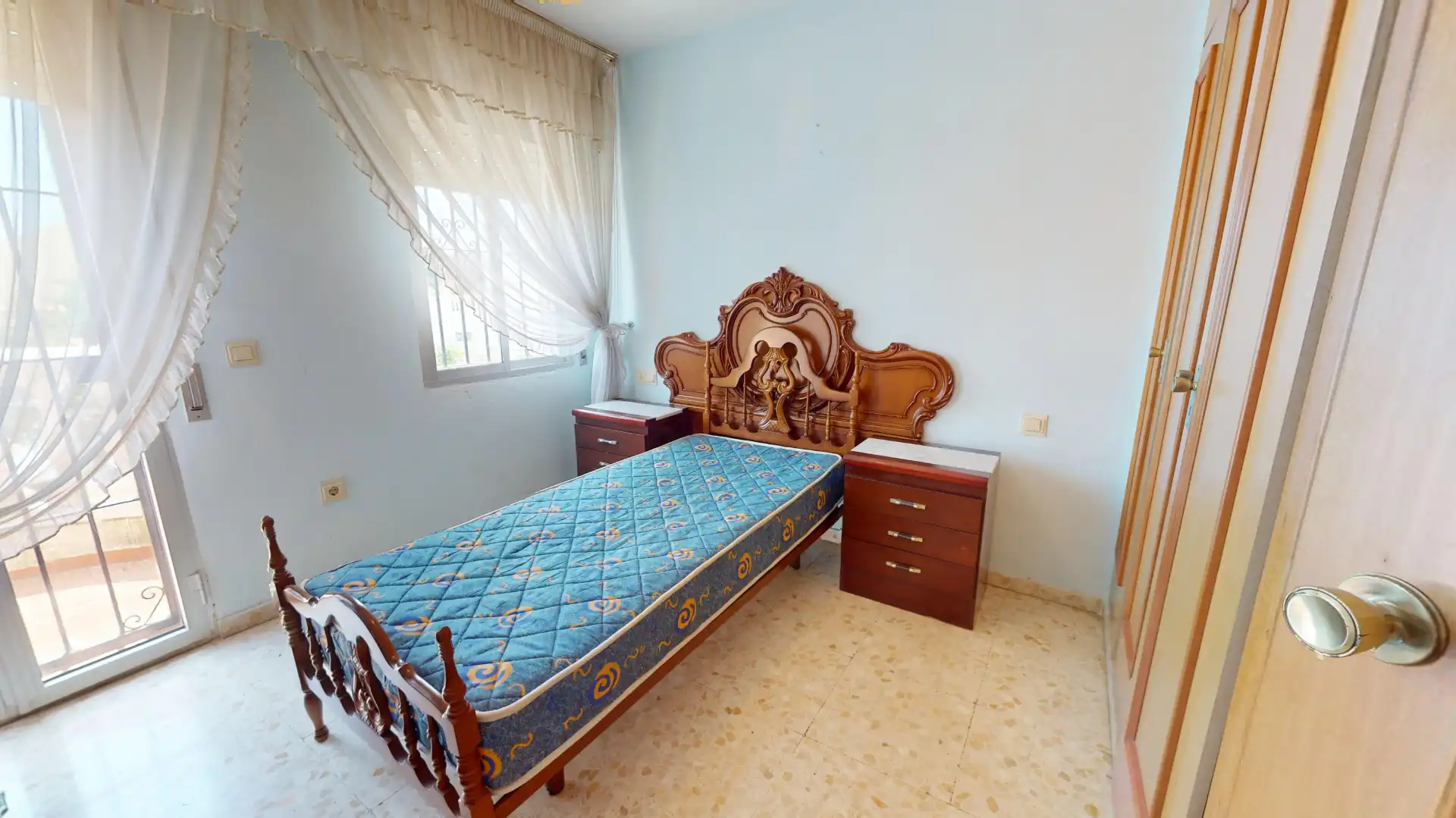 Dormitori de Casa adosada en venda en Málaga amb Jardí privat, Terrassa i Forn