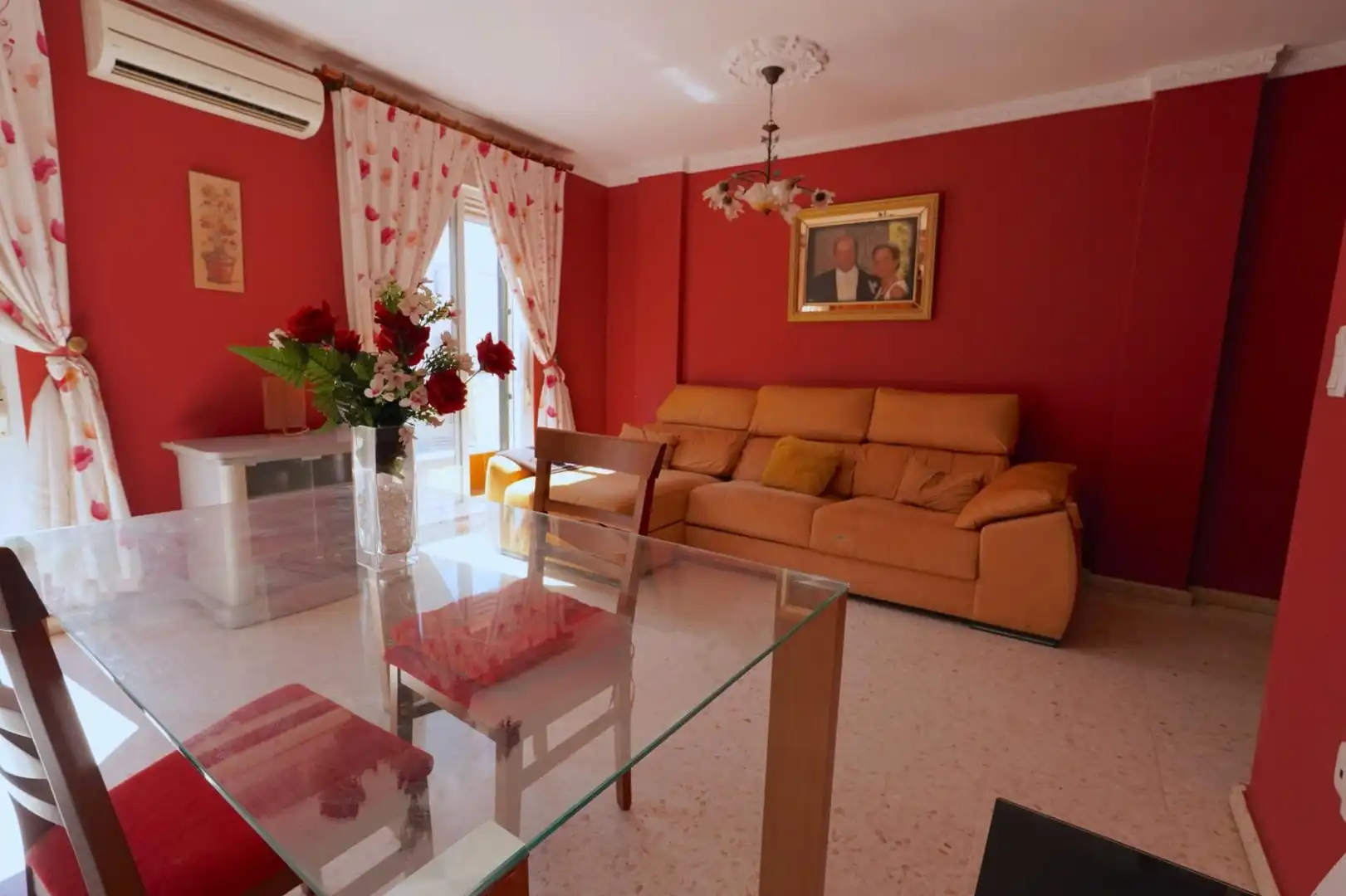 Sala de estar de Casa adosada en venta en Antequera con Aire acondicionado, Trastero y Balcón