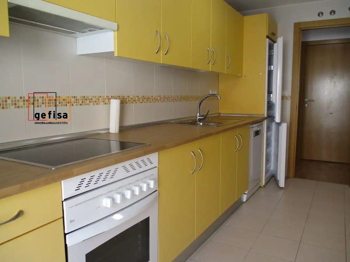 Cocina de Apartamento de alquiler en Valdepeñas con Calefacción, Amueblado y Balcón