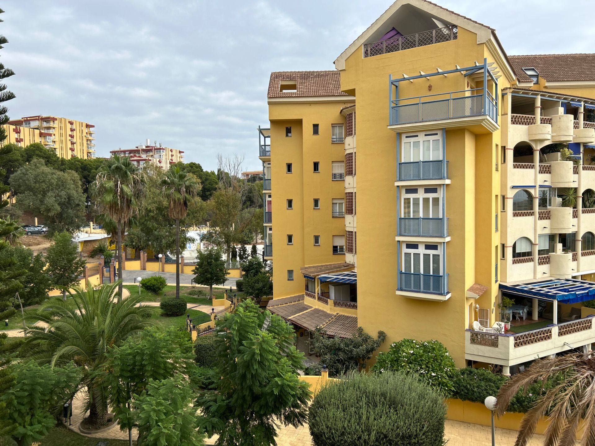 Exterior view of Flat to rent in Benalmádena  with Parquet flooring, Terrace and Furnished