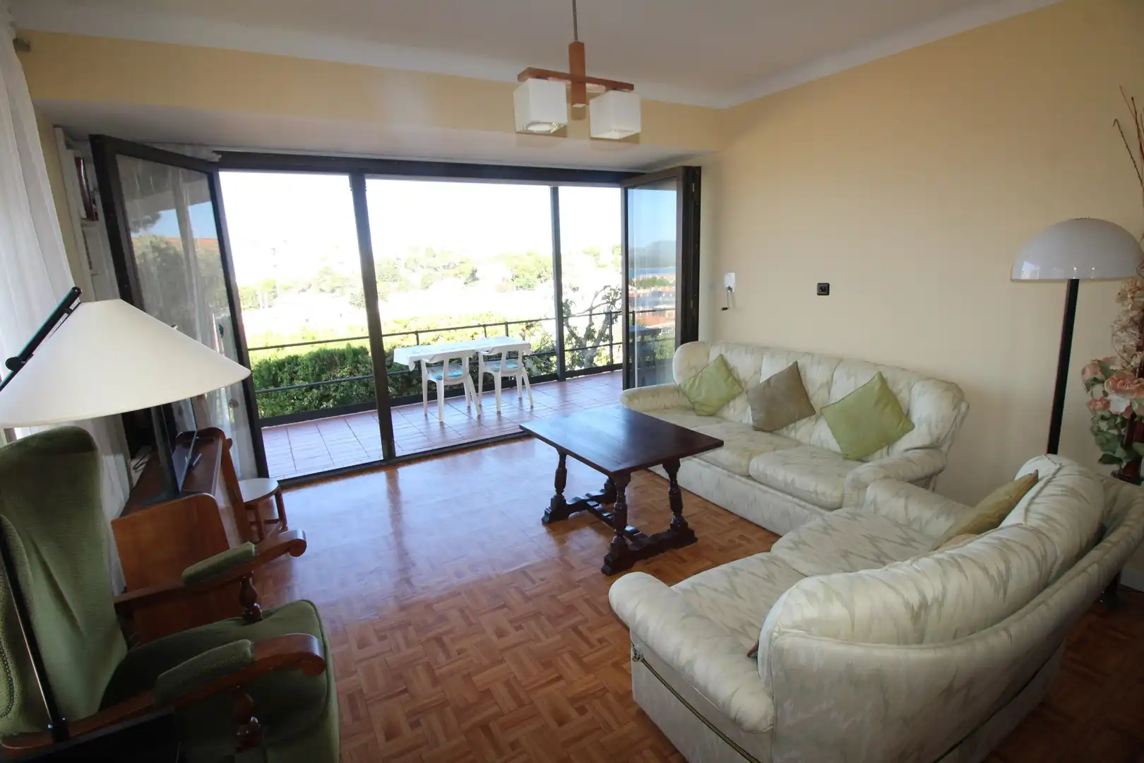 Sala de estar de Casa o chalet en venta en Llançà con Calefacción, Terraza y Amueblado